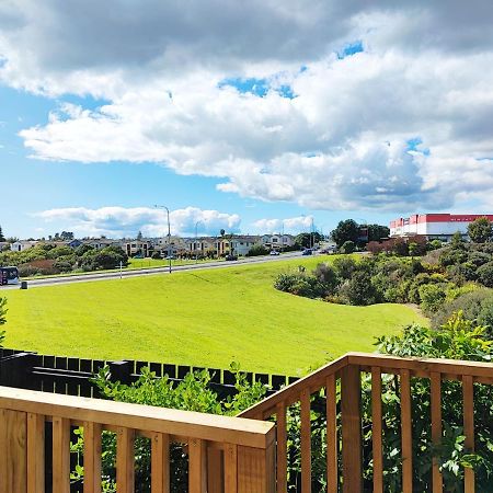 Stunning Townhouse - Walking To Botany Shopping Center Daire Auckland Dış mekan fotoğraf